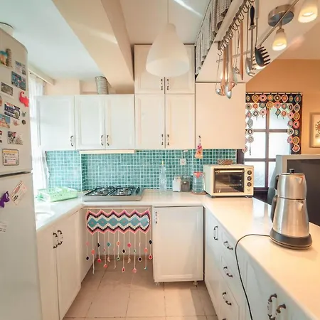 Charming Duplex With Pool And Spacious Balcony In