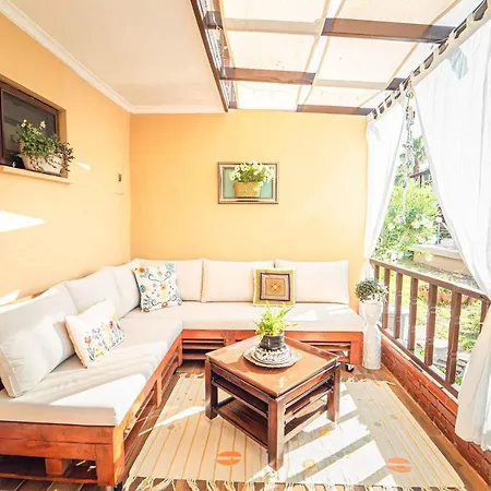 Charming Duplex With Pool And Spacious Balcony In Fethiye