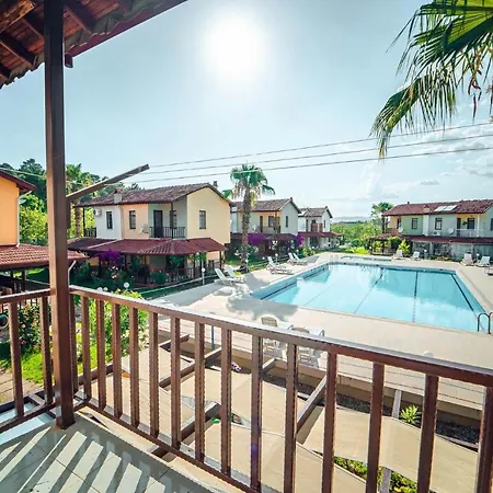 Charming Duplex With Pool And Spacious Balcony In Fethiye